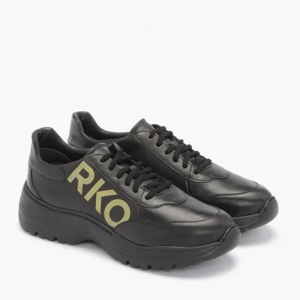 Black shoes